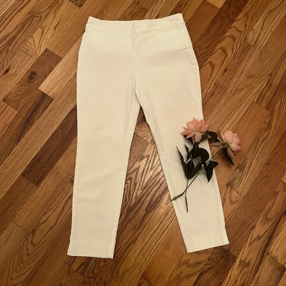 Chico's White Pull on Stretch Pants